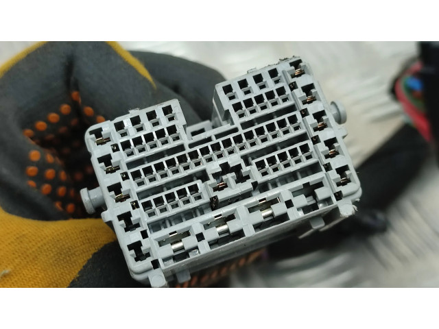 Pojistková skříňka P68445825AC Chrysler Pacifica 2019