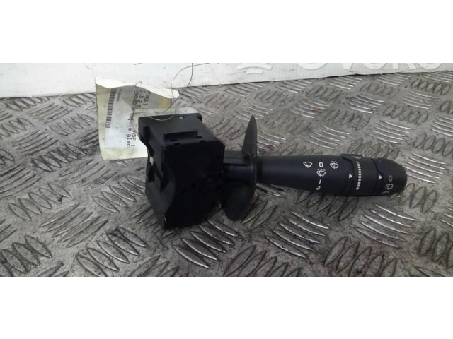 Ручка стеклоочистителей 7701051760 Renault Clio II