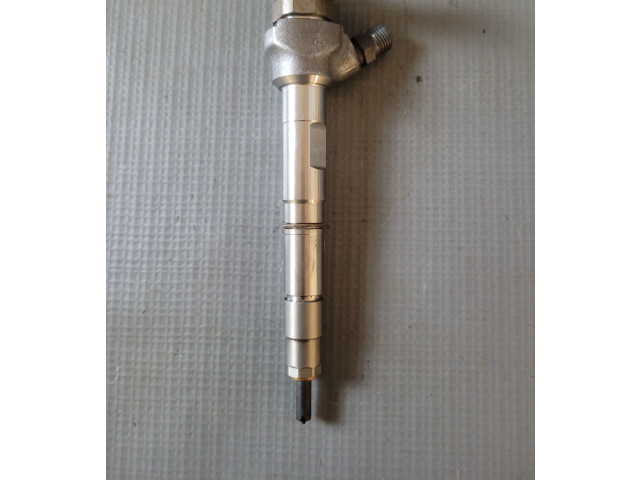 Форсунка 04L130277AE Audi Q5 SQ5 DET