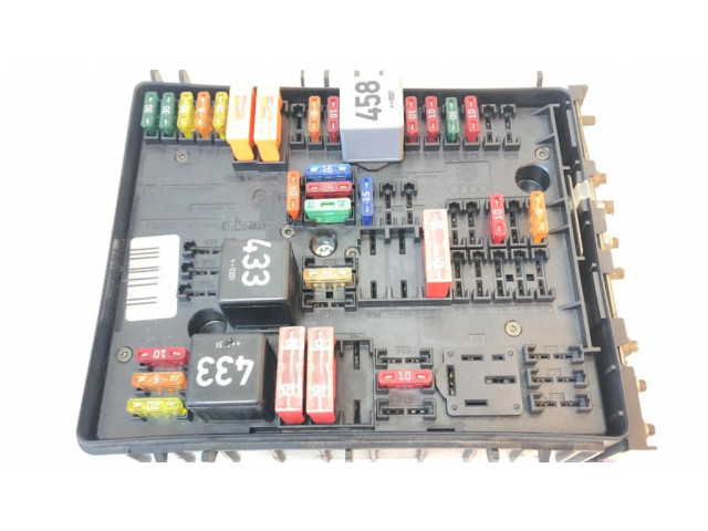Pojistková skříňka 1K0937124H Audi A3 S3 8P 2004