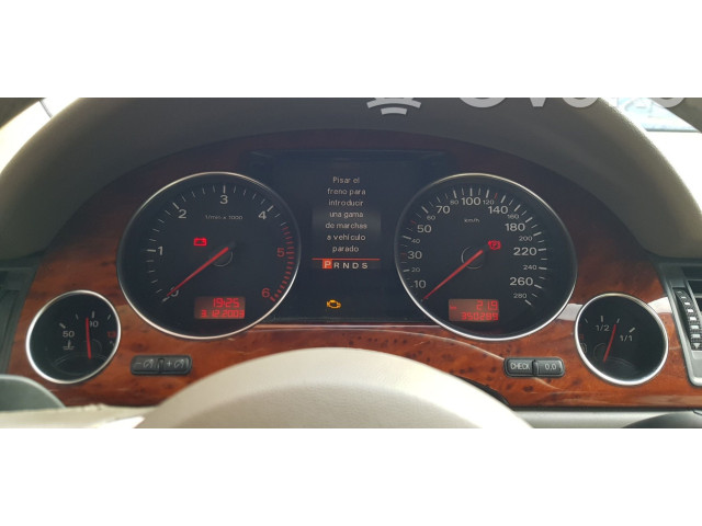 Přístrojová deska  Audi A8 S8 D3 4E 2004 4E0920900F  