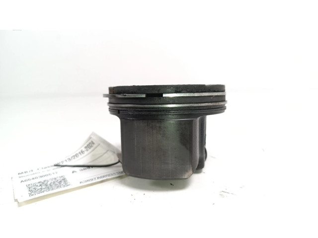  Поршень с шатуном 654.920 A6540300517  Mercedes-Benz E W213 для дизельного двигателя 2.0