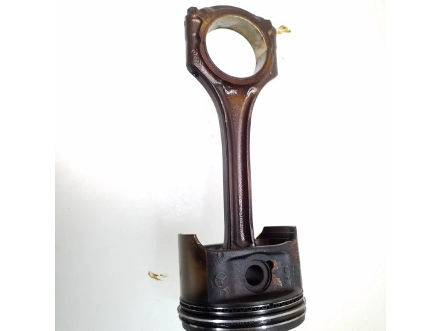 Поршень с шатуном Mercedes-Benz Vaneo W414 для бензинового двигателя 1.6