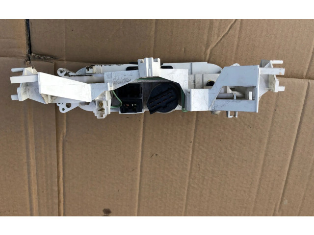 Přístrojová deska Mitsubishi Lancer 1997 MR201365