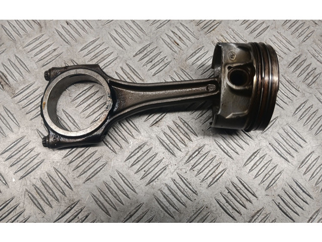 Píst 06M107066AB   Audi Q7 4M    DCB 