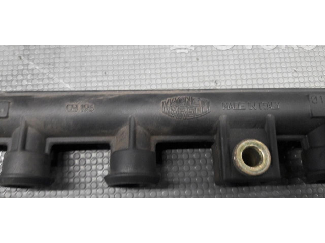 Vstřikovací lišta 3219018301 Fiat Punto (188)