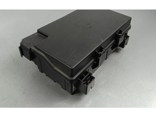 Блок предохранителей  P68253442AB   Jeep Grand Cherokee    