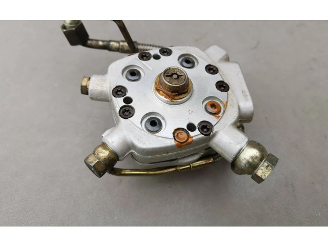 Топливная рампа 0438101035 Audi 80 90 B3