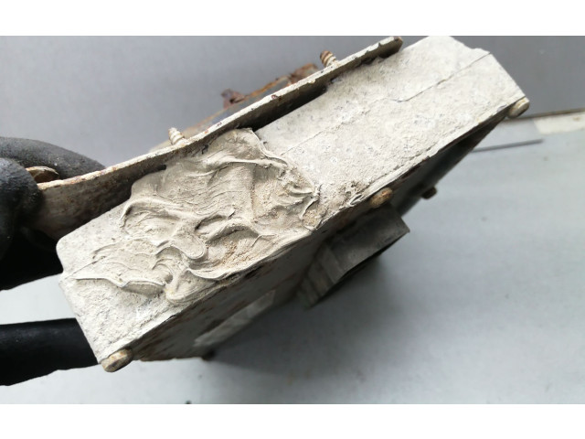 Блок управления двигателя P56040995AA   Chrysler Pacifica