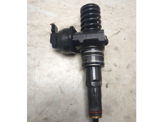 Форсунка 0414720215    Audi A3 S3 A3 Sportback 8P  CAYC 