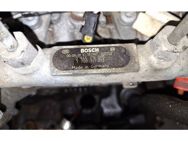 Топливная рампа 0445214015, 7700111013 Renault Scenic I