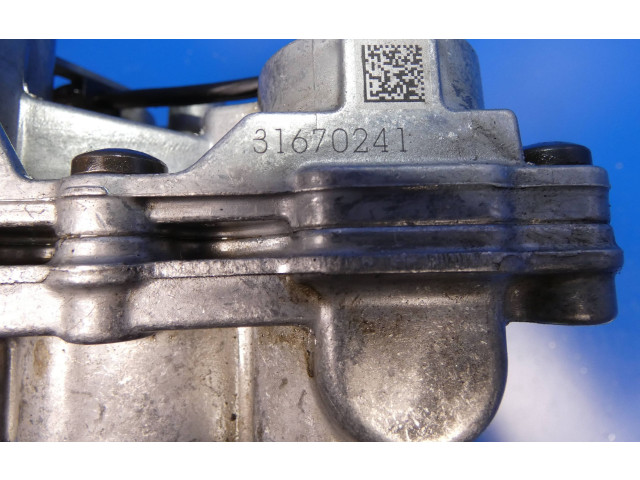 Масляный насос  D4204T14 31670241  Volvo S90, V90 