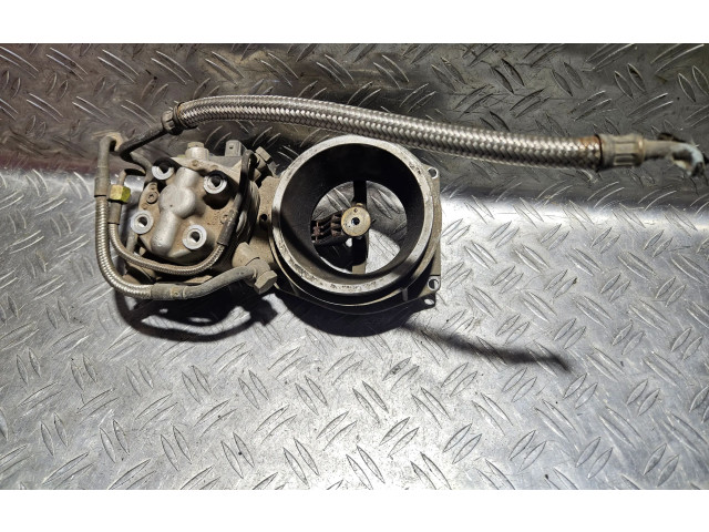 Vstřikovací lišta 0438121076, 051133353 Volkswagen PASSAT B3