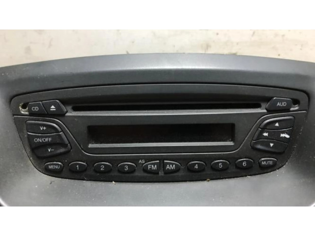 Радио/ проигрыватель CD/DVD / навигация