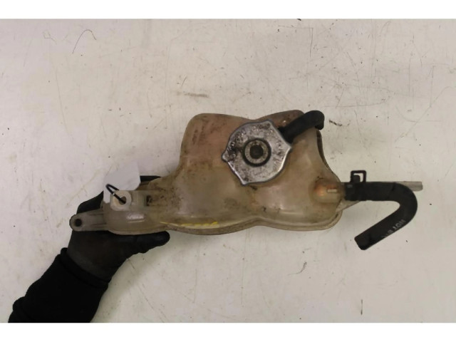 Расширительный бачок охлаждающей жидкости