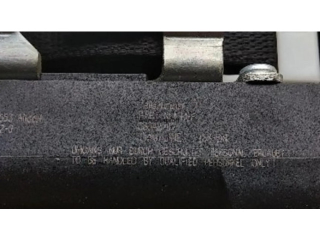 Задний ремень безопасности