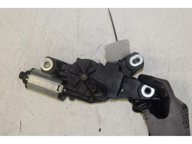 Моторчик заднего дворника     Volkswagen Scirocco