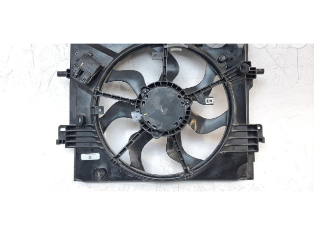 Вентилятор радиатора 214813070R Dacia Sandero