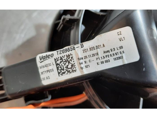 Вентилятор печки 2Q1820021A Skoda Scala