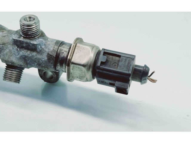 Топливная рампа 04L089B   Skoda Octavia Mk3 (5E)  