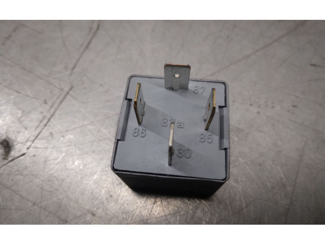 Блок предохранителей 141951253B   Audi A3 S3 8L    