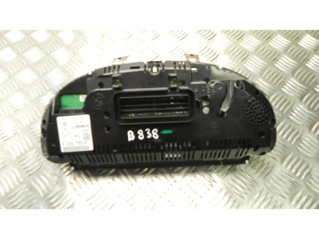 Přístrojová deska  BMW 7 F01 F02 F03 F04 2012 9220799, B838  