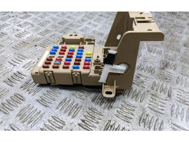 Блок предохранителей     Subaru Forester SF    