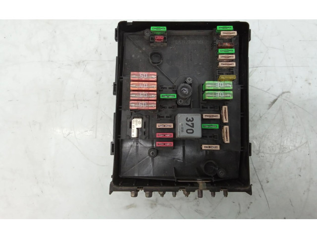 Блок предохранителей 1K0937125A   Skoda Superb B6 (3T)    