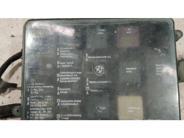 Pojistková skříňka 13801758F BMW 5 E28 1983