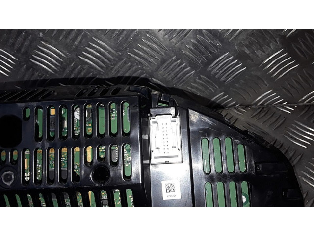 Přístrojová deska Mercedes-Benz E C207 W207 2012 A2C53257171