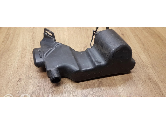 Бачок оконной жидкости    