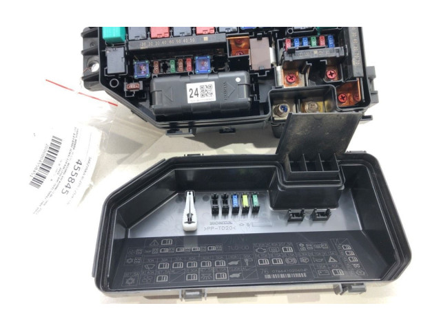 Блок предохранителей Honda Accord