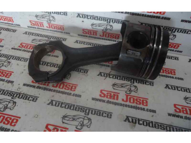  Поршень с шатуном    Mercedes-Benz E W211  