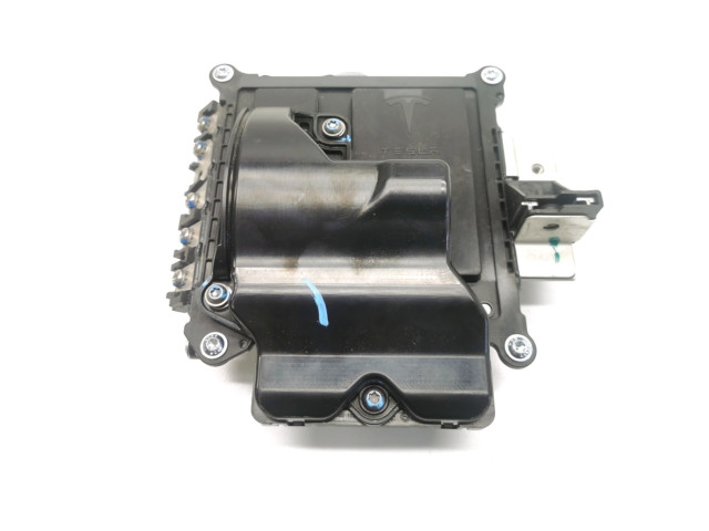 Блок управления 1032972-00-A   Tesla Model X