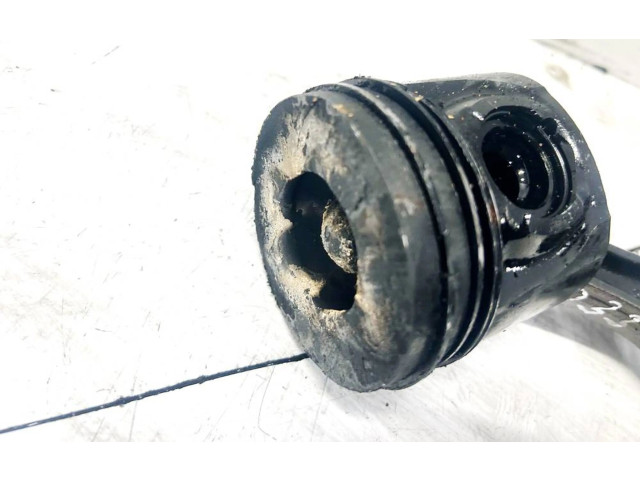 Píst Toyota Avensis T250