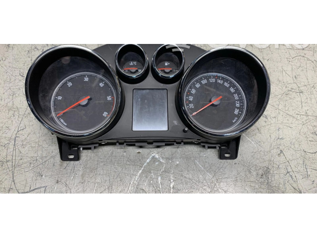 Přístrojová deska Opel Zafira C 2013 13433776