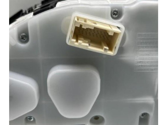 Спидометр (приборный щиток)    9825986180   Peugeot 2008 I