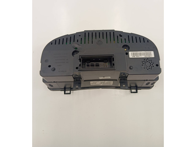 Панель приборов 110080247, 050437 Volkswagen Golf Plus