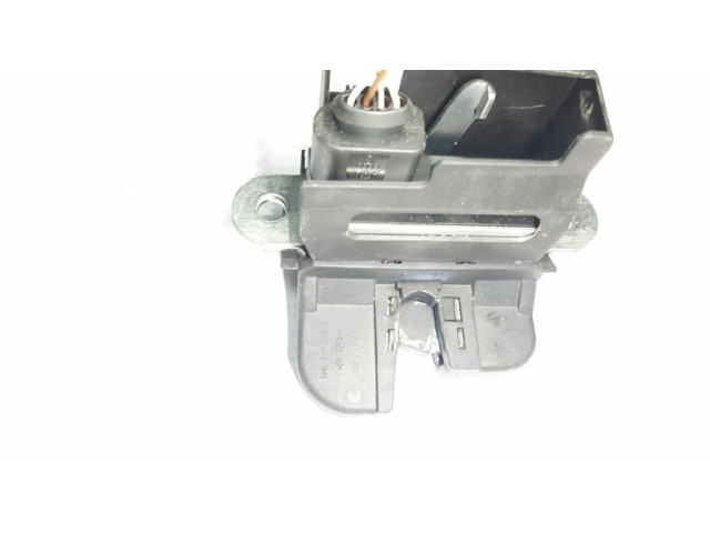 Замок задней крышки