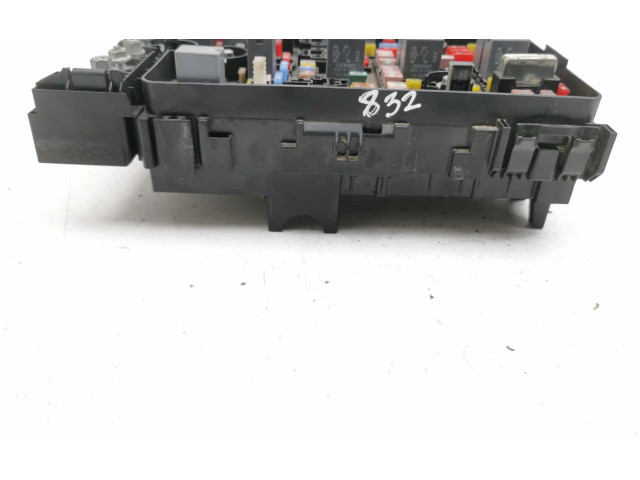 Блок предохранителей 68303099AC   Jeep Cherokee    