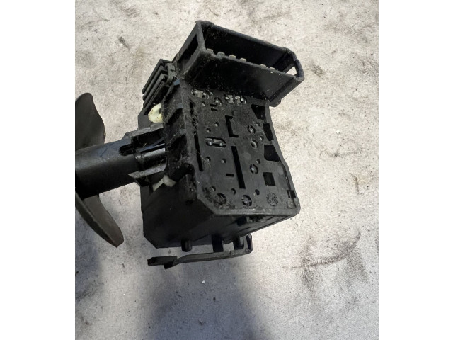 Переключатель дворников 91167047D, 8200070265   Renault Trafic II (X83)