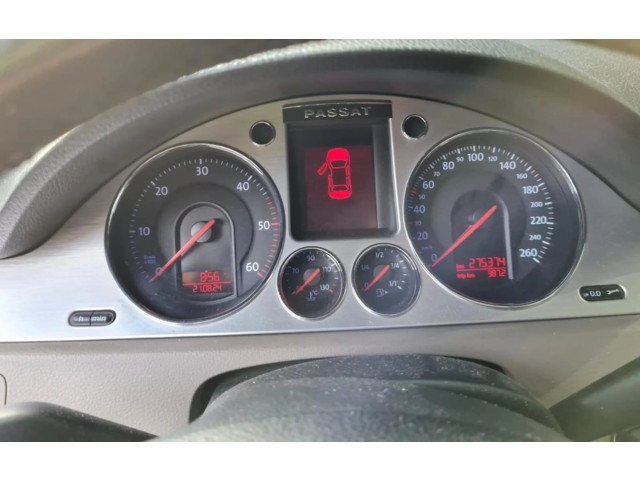 Панель приборов    Volkswagen PASSAT       