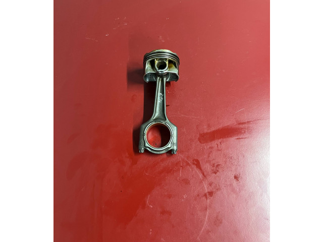  Поршень с шатуном B46D 8678934, 8654480  BMW X3 G01 для бензинового двигателя 3.0