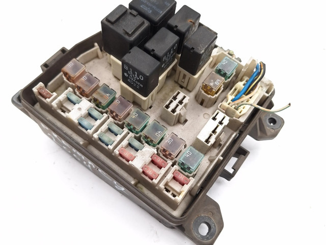 Pojistková skříňka 334E10 Mazda Premacy 1999