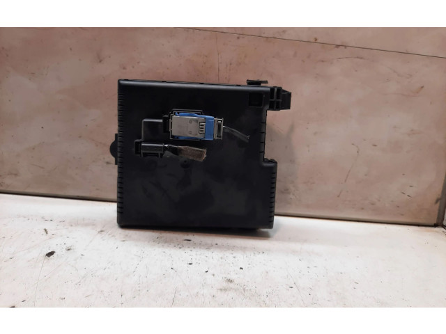 Блок предохранителей 12217799, 12217799 Volvo V70