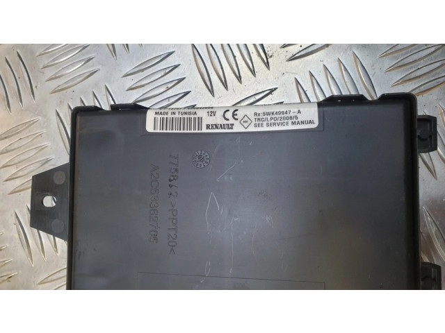 Pojistková skříňka Řídící jednotka BSM 8201068829, U180126007C Dacia Duster 2011