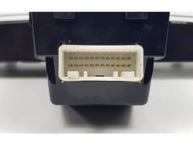 Дисплей 8570008B40 SsangYong Rexton