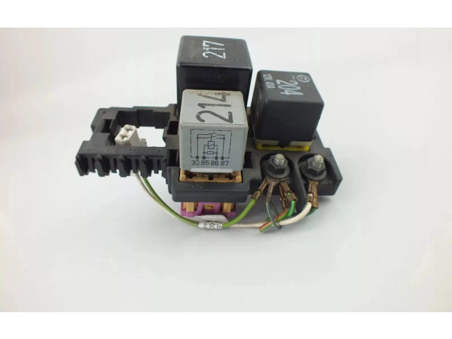 Pojistková skříňka 4A0937503B Audi A6 S6 C4 4A 1995