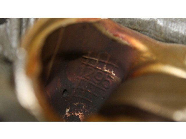 Поршень с шатуном Skoda Octavia Mk2 (1Z)