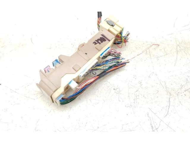 Pojistková skříňka 0E09-0551, 0E09-0551 Mazda 626 2001